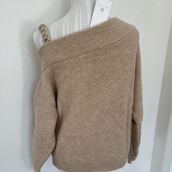 sweater. S/M size - Picture 6 of 7